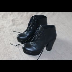Lace Up Black Women’s Heeled booties